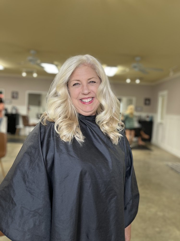 BLONDE & BLUSH BEAUTY STUDIO Updated August 2024 Robertsdale, Alabama Hair Stylists