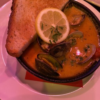 Sharps Roasthouse - Clams w/ bread . So good ! - American Near Me - SeaTac, Washington
