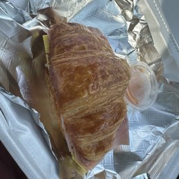 Breakfast croissant sandwich Breakfast croissant sandwich
