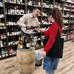 Roebling Liquors - Complimentary wine and spirit tastings available on weekends at Roebling Liquors.