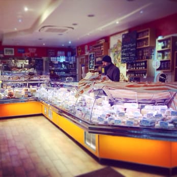 La Fermette - La Fermette with cheese by the kilogram at its best! - Cheese Shops Near Me - Paris, 75