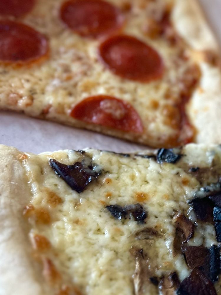 ABBOT’S PIZZA COMPANY Updated October 2024 605 Photos & 1239