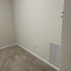 Canyon ridge apartments - Wall dirt and discoloration