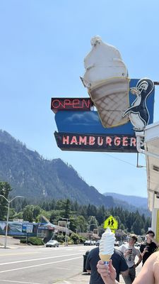 Eastwind Drive-In by null