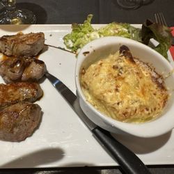 Brasserie "Le Village" - Pork (porc) filet with potatoes