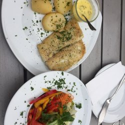 Kap-Horn - Heilbutt mit selbstgemachter Bernaise, leckere Salzkartoffeln und frischen Salat.