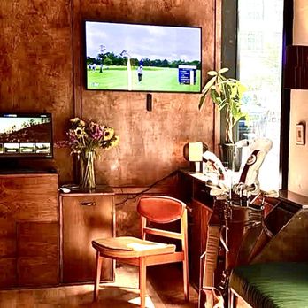 Clubhouse Golf - Another seating area - Golf Near Me - New York, New York Clubhouse Golf - Another seating area - Golf Near Me - New York, New York
