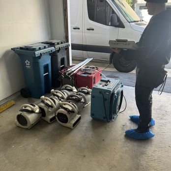 Flood Rescue 911 - Dehumidifiers and fans - Damage Restoration Near Me Flood Rescue 911 - Dehumidifiers and fans - Damage Restoration Near Me