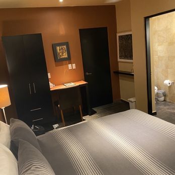 The Red Tree House - Garden room bedroom - Hotels Near Me - México, D.F., DIF The Red Tree House - Garden room bedroom - Hotels Near Me - México, D.F., DIF