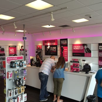 T-Mobile - Customer center. Great team at this location. Ask for Anita or Melissa, they know their stuff! - Electronics Near Me - North Hollywood, California