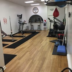 TIME IV FITNESS - Front room: functional training area.