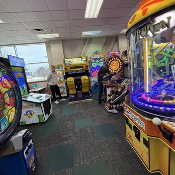 Chuck E. Cheese - Pizza Near Me - Sterling Heights, Michigan Chuck E. Cheese - Pizza Near Me - Sterling Heights, Michigan