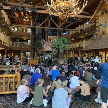 Great Wolf Lodge - Story time for the kids in the lobby - Hotels Near Me - Niagara Falls, Ontario Great Wolf Lodge - Story time for the kids in the lobby - Hotels Near Me - Niagara Falls, Ontario
