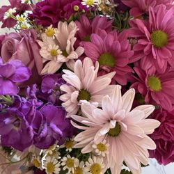Wilkies Florist - Close up of the bouquet they prepared.