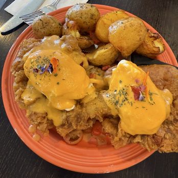 The Hangout - Crispy chicken Benedict - Breakfast & Brunch Near Me - Walnut Creek, California
