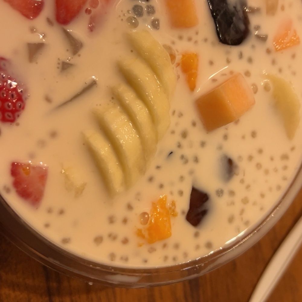 Mango Mango Dessert - A20 Mixed Fresh Fruit with Sago and Jelly - Ice Cream & Frozen Yogurt Near Me - Philadelphia, Pennsylvania
