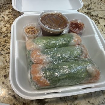 Thai Siri - Spring rolls are outstanding - Thai Near Me - Geneva, Illinois Thai Siri - Spring rolls are outstanding - Thai Near Me - Geneva, Illinois