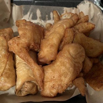 Chili's - Triple dipper with Awesome Blossom petals, Chicken Crispers and Southwestern Eggrolls - Bars Near Me - Maplewood, Minnesota Chili's - Triple dipper with Awesome Blossom petals, Chicken Crispers and Southwestern Eggrolls - Bars Near Me - Maplewood, Minnesota