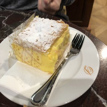 Demel - Good vanilla flavor - Cafes Near Me - Schwechat, 3