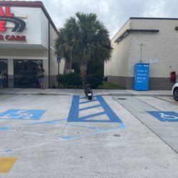 Bagel Bites - Nice parking.