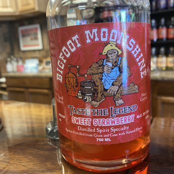 Sundance Distilling - Strawberry moonshine - Distilleries Near Me - Grants Pass, Oregon