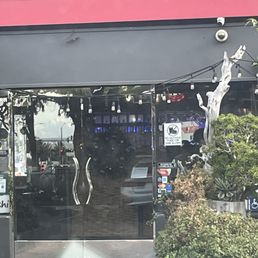 Exterior outside entrance of Kenji Sushi - Open not busy no phone working online ordering glitching - San Jose, California Exterior outside entrance of Kenji Sushi - Open not busy no phone working online ordering glitching - San Jose, California