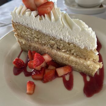 The Spinnaker - Strawberry short cake - Breakfast & Brunch Near Me - Sausalito, California