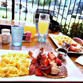 Blue Daisy - Breakfast Combo with Scrambled eggs, turkey bacon, & pancakes withhh bottomless mimosa - Creperies Near Me - Santa Monica, California