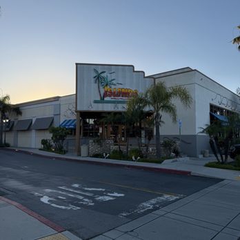Islands Restaurant - Outside - Burgers Near Me - Torrance, California Islands Restaurant - Outside - Burgers Near Me - Torrance, California