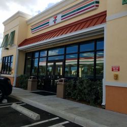 7-Eleven - Front entrance (2019)