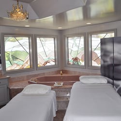 Harmony Place - Relaxing spa for message and acupuncture.