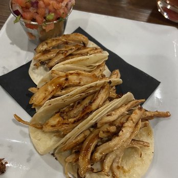 Nosh Wine Lounge - Street Tacos - chicken - Wine Bars Near Me - Omaha, Nebraska
