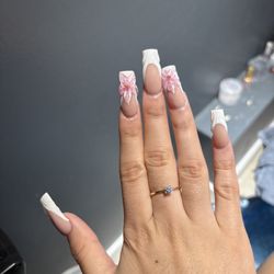 Luxx Nail Bar