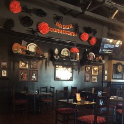 Fionn MacCool's Irish Pub - Ready for Halloween