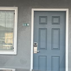 Knights Inn - Front door