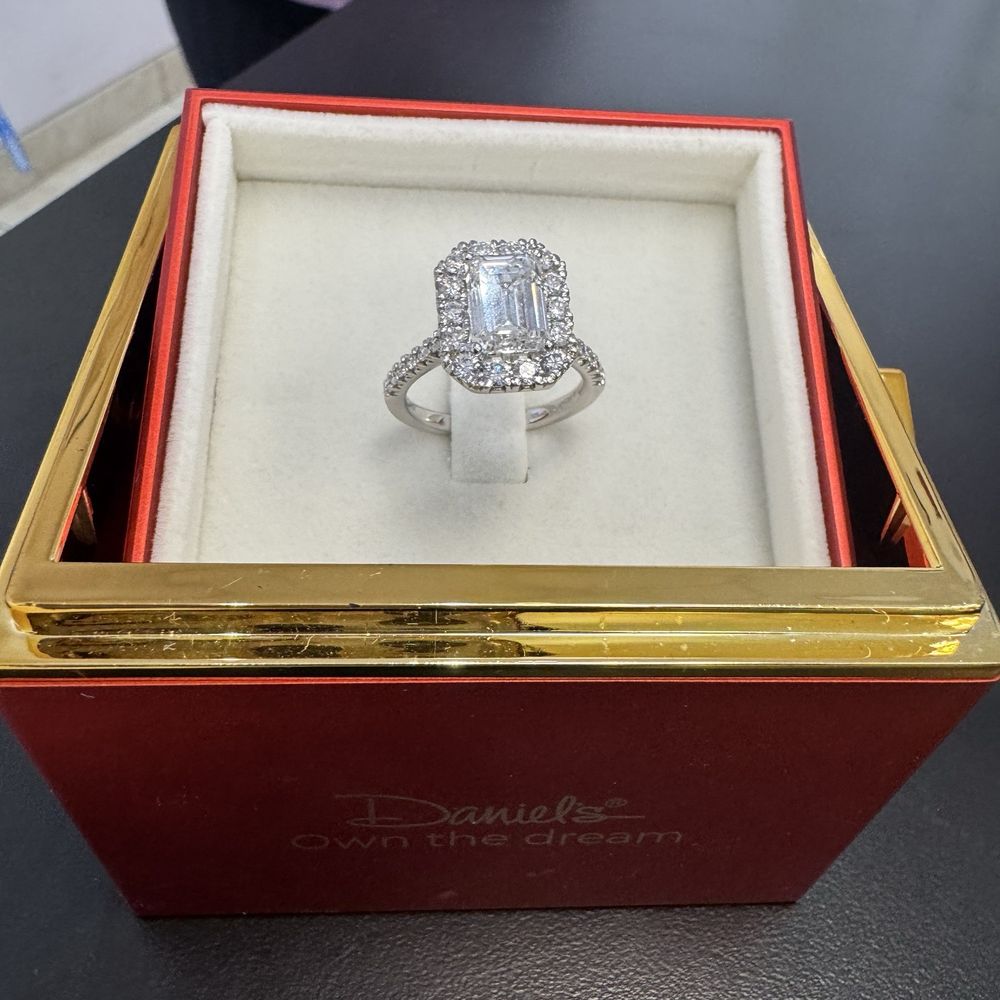 Daniel's Jewelers - Jewelry Near Me - Perris, California