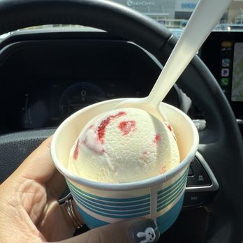 Smallcakes - A perfect scoop - Ice Cream & Frozen Yogurt Near Me - Columbia, Maryland