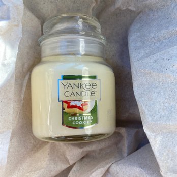 Yankee Candle Company - Here's what I got my compliment birthday candle complements of Yankee candle valued at $11 thank you guys - Personal Shopping Near Me - Memphis, Tennessee
