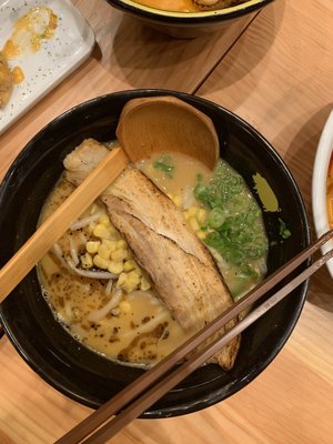 KINTON RAMEN CÔTE-DES-NEIGES by null