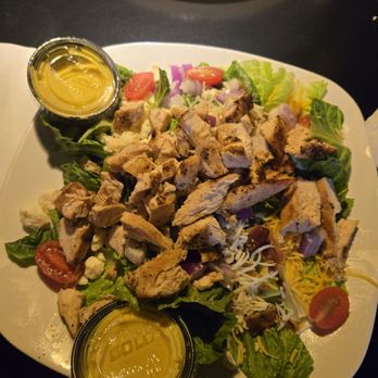 Main Street Grille - Salad with grilled chicken - Seafood Near Me - Walterboro, South Carolina Main Street Grille - Salad with grilled chicken - Seafood Near Me - Walterboro, South Carolina