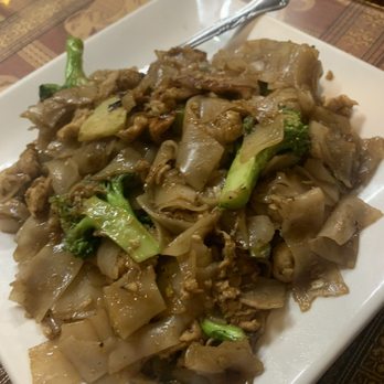 Your Place Thai Restaurant - pad see ew - Thai Near Me - Santa Barbara, California