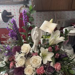 Anne's Florals & Gifts - Sympathy arrangement