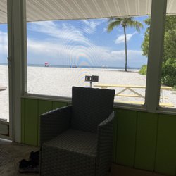 Castaways Beach & Bay Cottages Sanibel Island - View from cottage 7 lanai.  That's the bbq and picnic table for this cottage.  Look at that view!