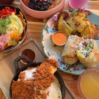 Sugar and Scribe  - Biscuit and Gravy Blazin' Chilaquiles Skillet Blueberry pancakes - Bakeries Near Me - La Jolla, California