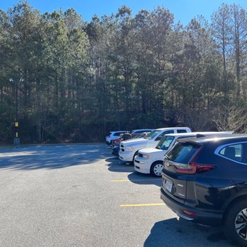Waffle House - a parking lot full of cars - American Near Me - Bremen, Georgia