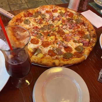 Guillermo's - Guillermo's Combo pizza with Pepperoni, Ham, Italian Sausage, and Pineapple - Italian Near Me - San Antonio, Texas