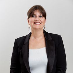 Lela Dekano, DDS