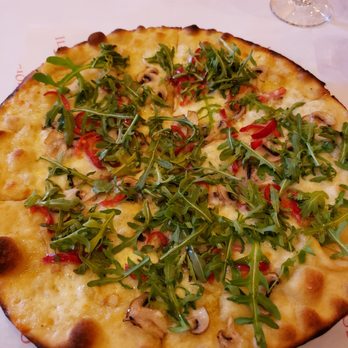 Il Poggiolo - Mushroom truffle pizza - Italian Near Me - Hinsdale, Illinois Il Poggiolo - Mushroom truffle pizza - Italian Near Me - Hinsdale, Illinois