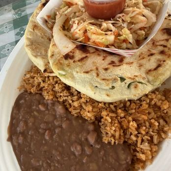 Tita's Pupuseria Truck - Pupusa especial - Mexican Near Me - Buttonwillow, California Tita's Pupuseria Truck - Pupusa especial - Mexican Near Me - Buttonwillow, California