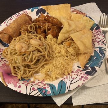 Fortune Pavilion - Shrimp lo mein, egg roll, General Tso chicken, crab Rangoon, chicken fried rice - Chinese Near Me - Charleston, West Virginia